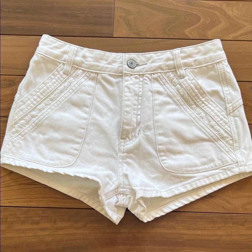 Free People White High Rise Denim Shorts Contrast Stitching | Size 25